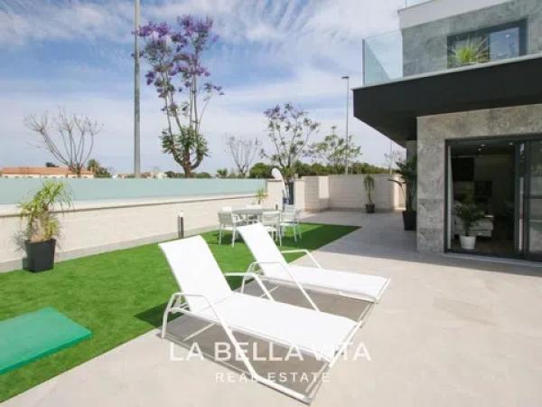 Casa independiente en calle Boyero, 85