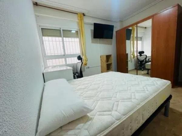 Piso en calle Antonio Mora Ferrández