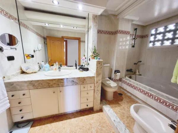 Piso en avenida Teodomiro, 23