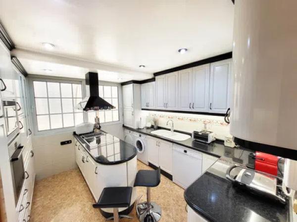 Piso en avenida Teodomiro, 23