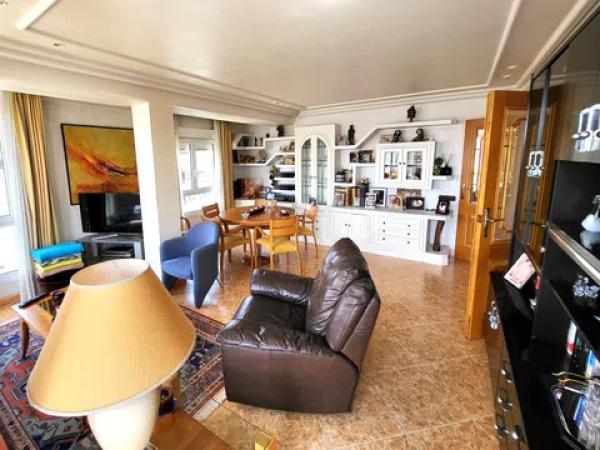 Piso en avenida Teodomiro, 23