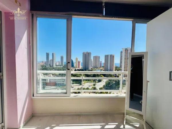 Piso en calle Presidente Adolfo Suárez