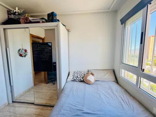 Piso en calle Presidente Adolfo Suárez