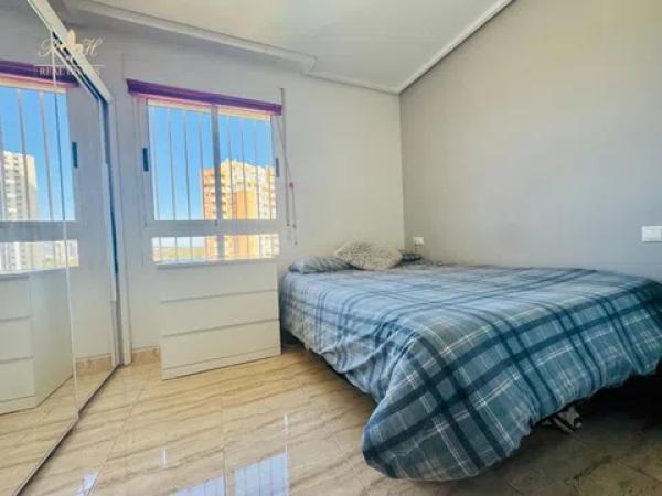 Piso en calle Presidente Adolfo Suárez