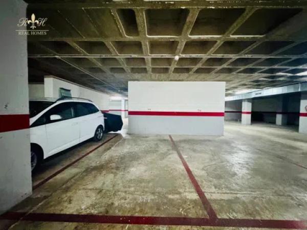 Piso en calle Presidente Adolfo Suárez