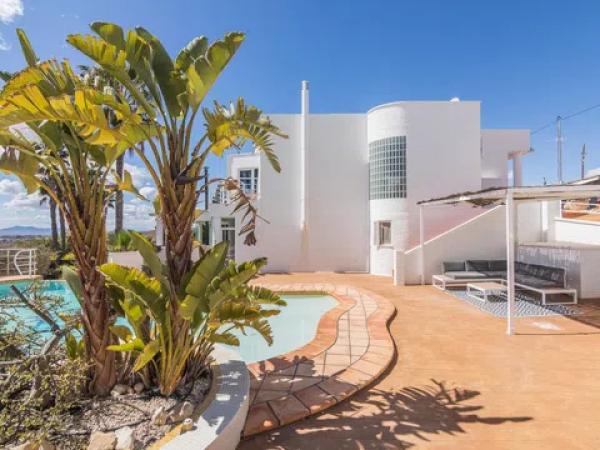 Casa independiente en calle Beniarres