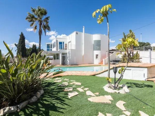 Casa independiente en calle Beniarres