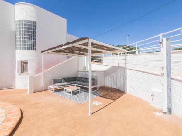 Casa independiente en calle Beniarres