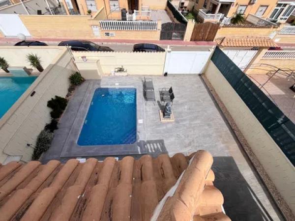 Chalet adosado en calle Montalbán