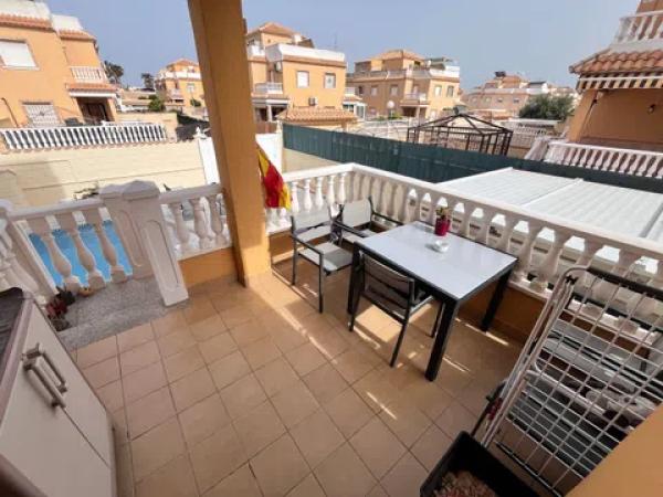 Chalet adosado en calle Montalbán