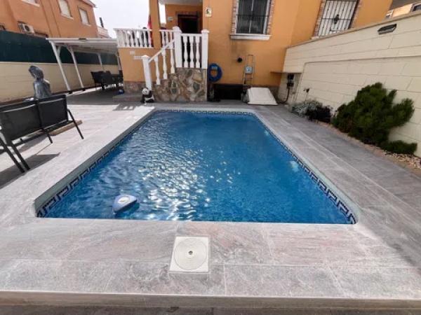 Chalet adosado en calle Montalbán