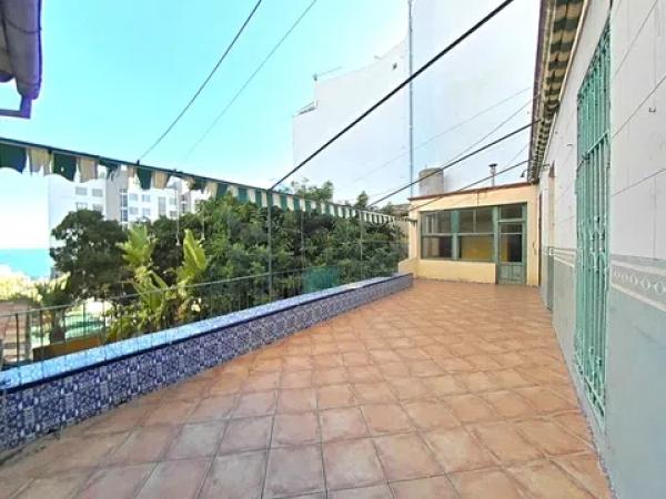 Chalet adosado en calle Colón