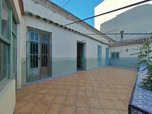 Chalet adosado en calle Colón