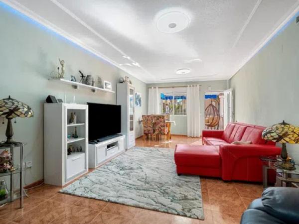 Chalet adosado en calle Cádiz