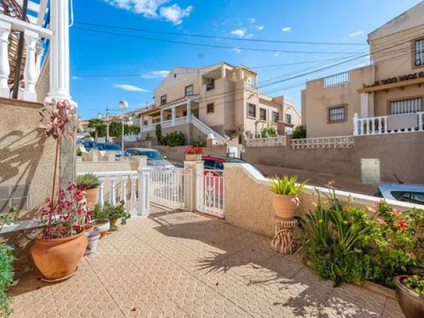 Chalet adosado en calle Cádiz