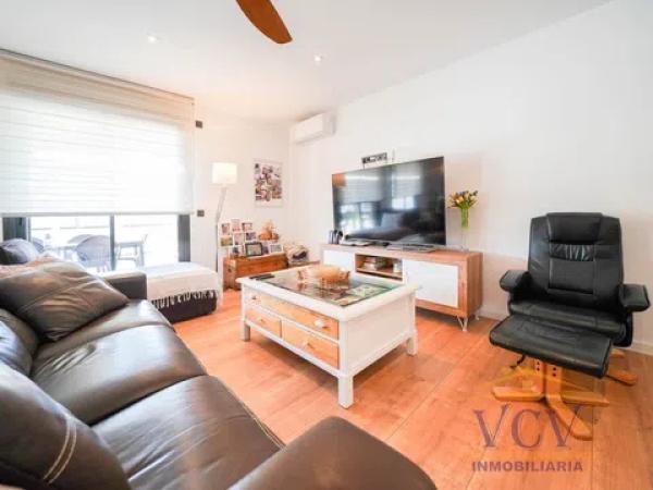 Casa independiente en calle Roble