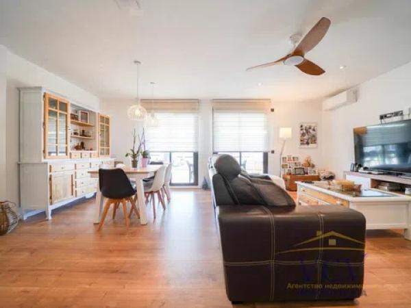 Casa independiente en calle Roble