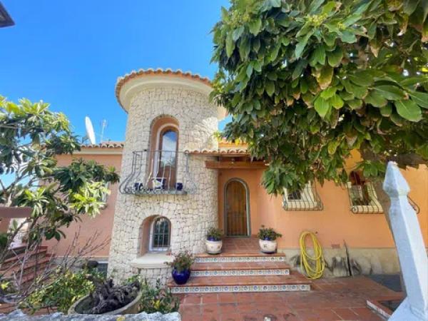 Casa independiente en calle la Ravenissa