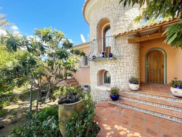 Casa independiente en calle la Ravenissa