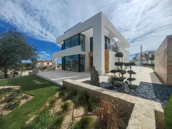 Casa independiente en calle el Faig