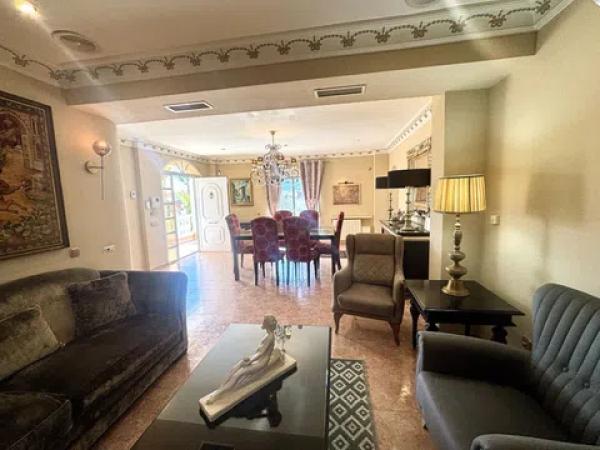 Casa independiente en calle Canónigo, 2