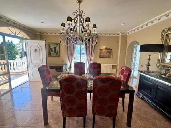 Casa independiente en calle Canónigo, 2