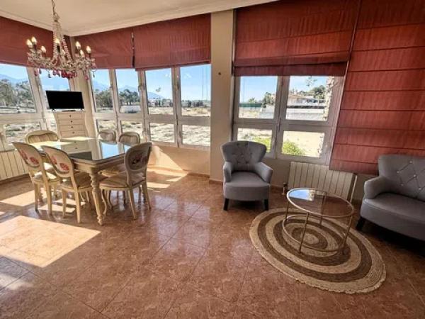 Casa independiente en calle Canónigo, 2