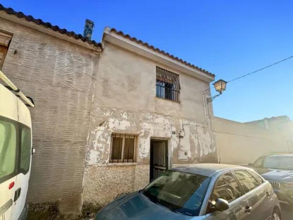 Casa de pueblo en calle Pintor Albert, 8