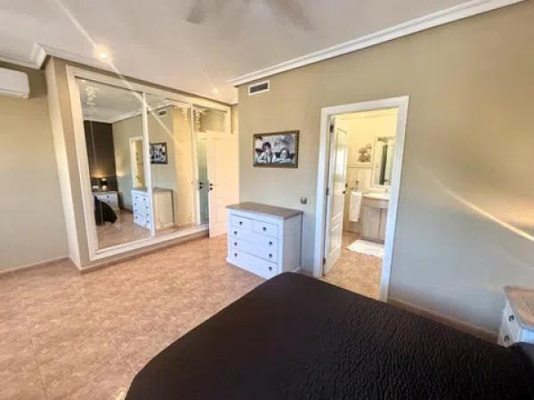 Casa independiente en calle Canónigo, 2