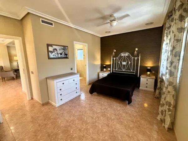 Casa independiente en calle Canónigo, 2