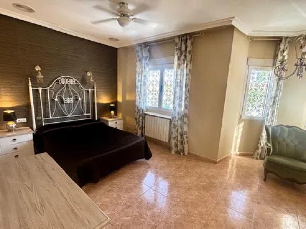 Casa independiente en calle Canónigo, 2