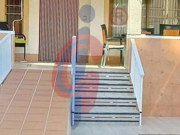 Chalet adosado en calle les Vinyes, 51