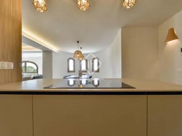 Chalet pareado en calle Serrella