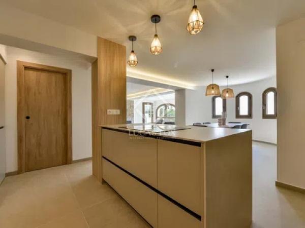 Chalet pareado en calle Serrella