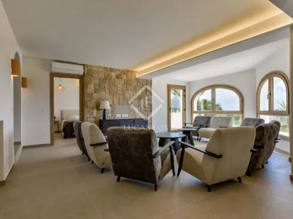 Chalet pareado en calle Serrella