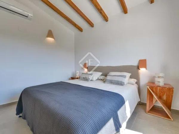 Chalet pareado en calle Serrella