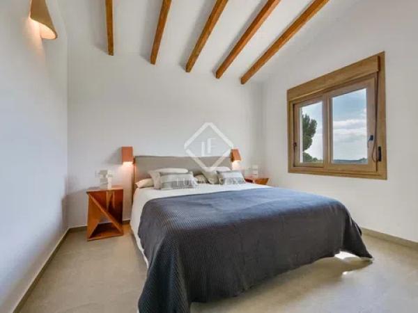 Chalet pareado en calle Serrella