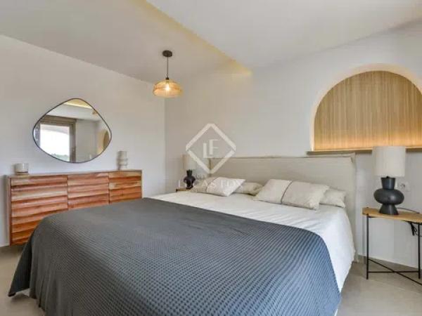 Chalet pareado en calle Serrella