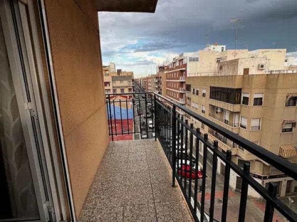 Piso en Barrio Plaza Crevillente-Juzgados