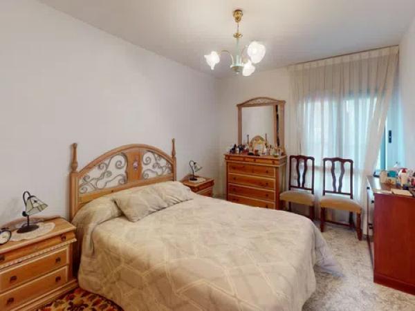 Piso en calle Poeta Salvador Sellés