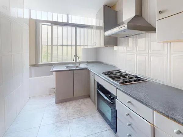 Piso en calle Poeta Salvador Sellés