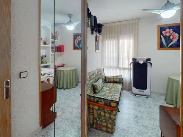 Piso en calle Poeta Salvador Sellés