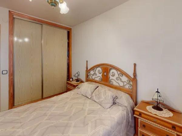 Piso en calle Poeta Salvador Sellés