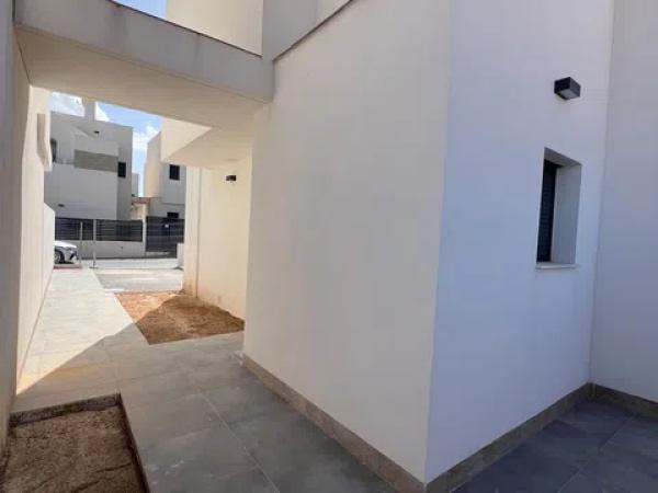 Casa independiente en calle Amapola