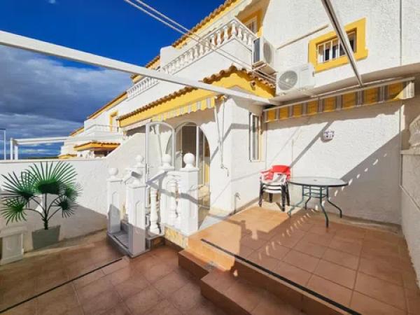 Casa independiente en avenida de Polonia