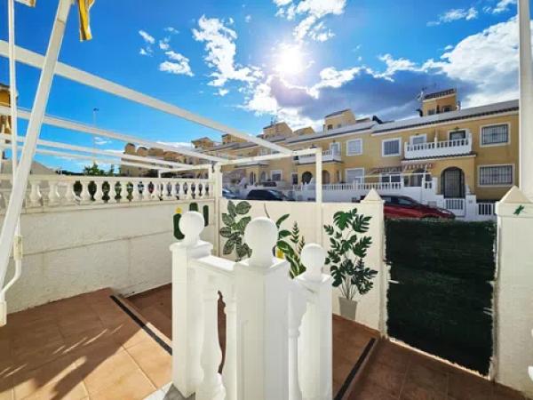 Casa independiente en avenida de Polonia