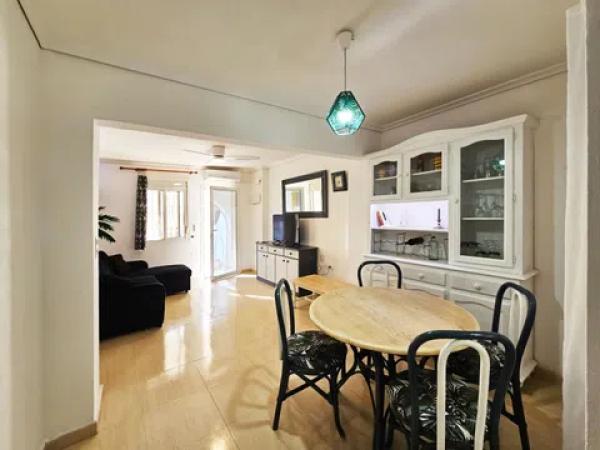 Casa independiente en avenida de Polonia