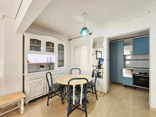 Casa independiente en avenida de Polonia