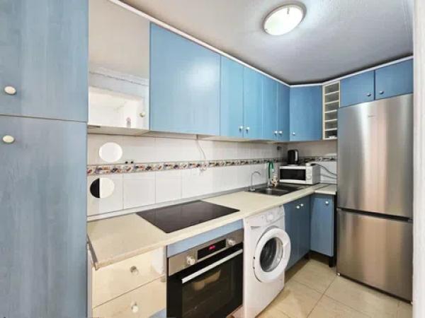 Casa independiente en avenida de Polonia