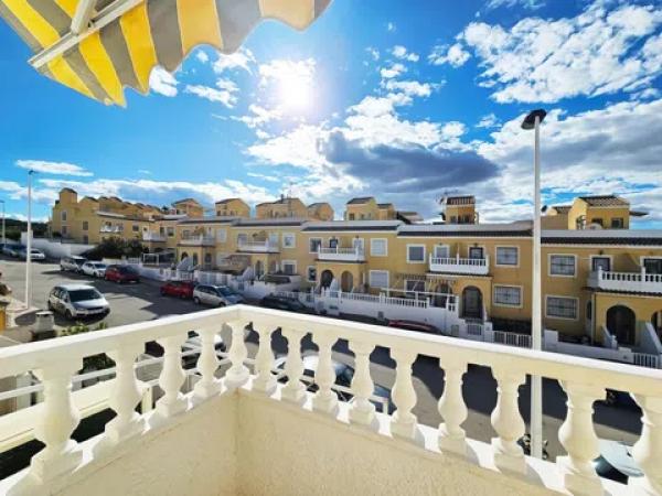 Casa independiente en avenida de Polonia